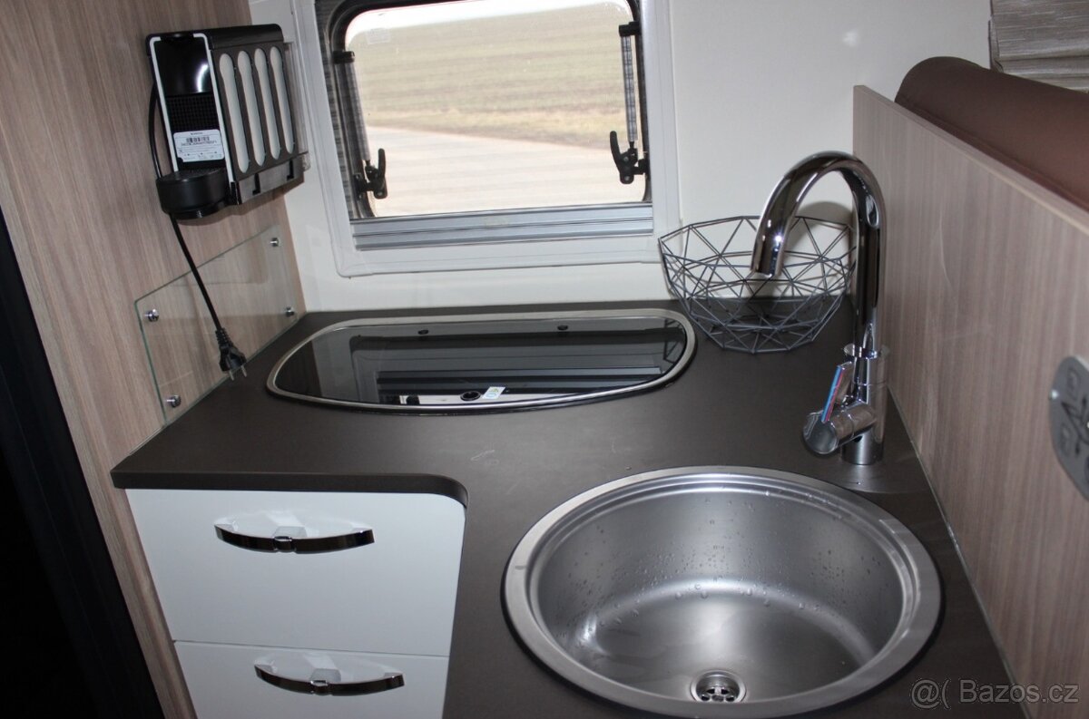 Burstner IXEO 710 TOP STAV - 13