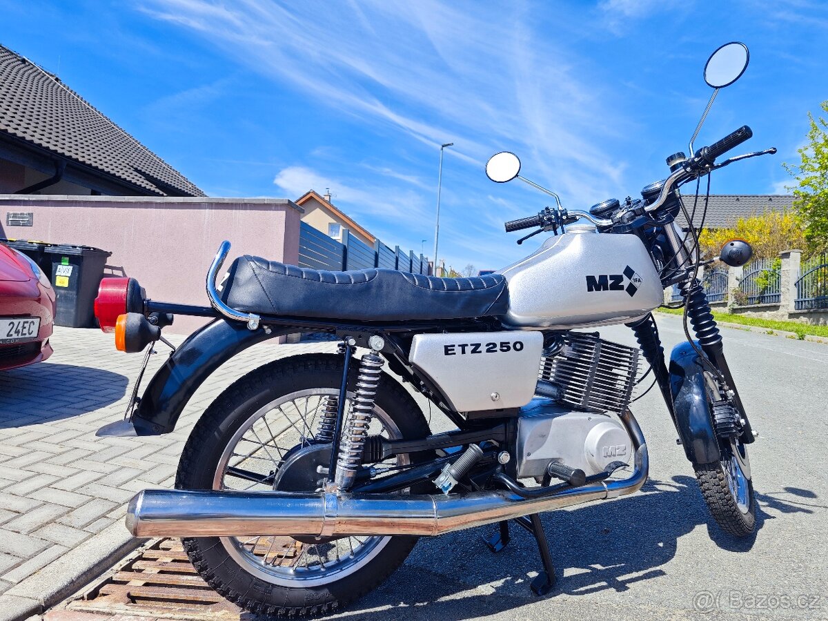 MZ 250 - 13