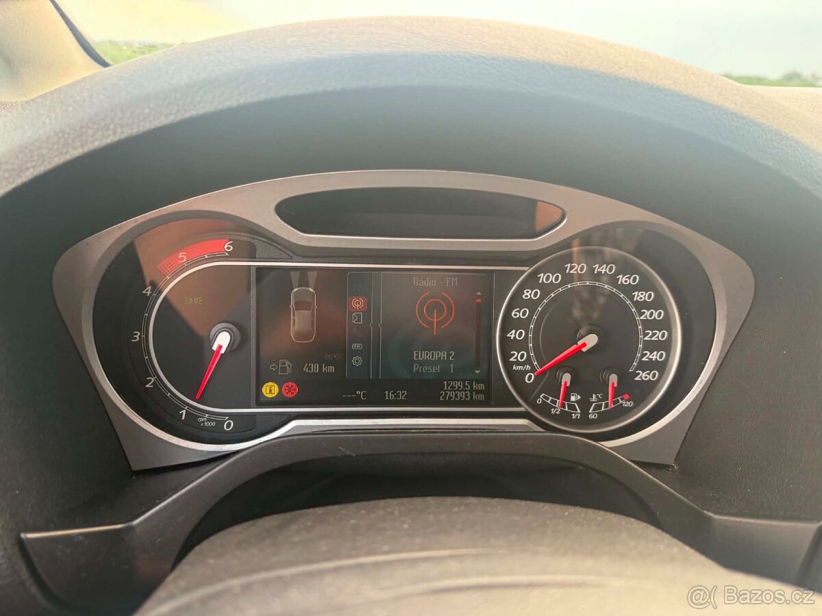 Ford S-max 2.2 129kw 2010 7mi místné - 13