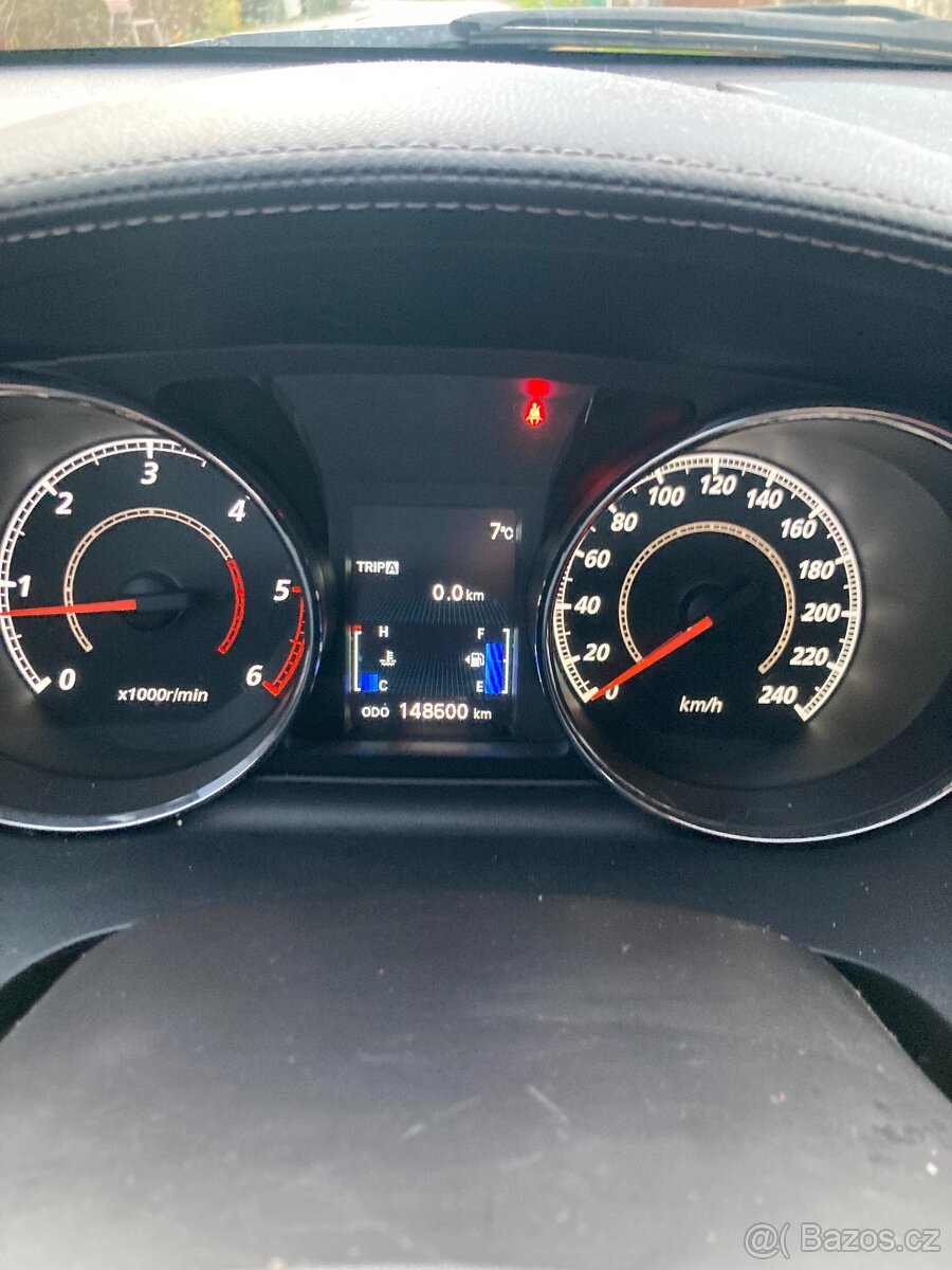 Citroen C-crosser 2,2HDI, Exclusive, 7. míst - 13