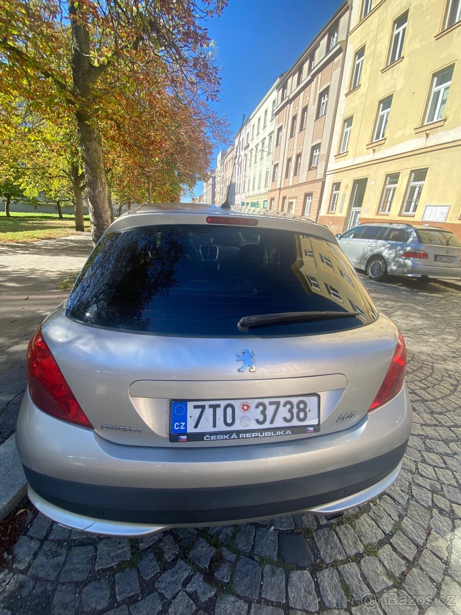 Peugeot 207 - 13