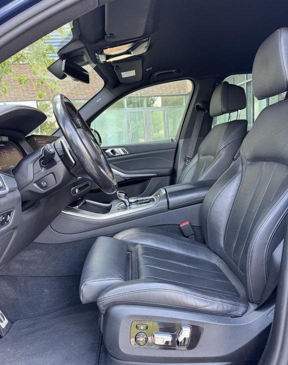 BMW X5, M50i V8 - 13
