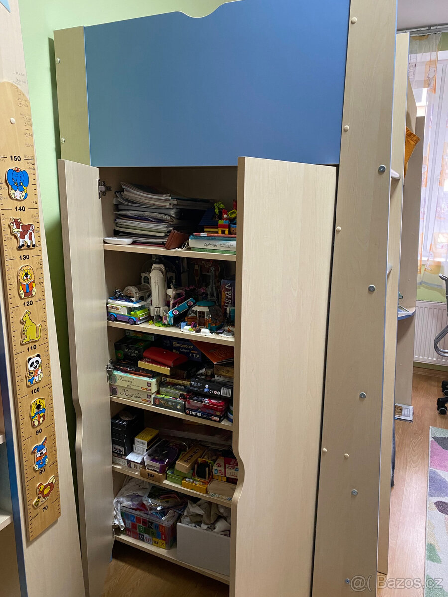 souprava do dětského pokoje s patrovou postelí a knihovnou - 13
