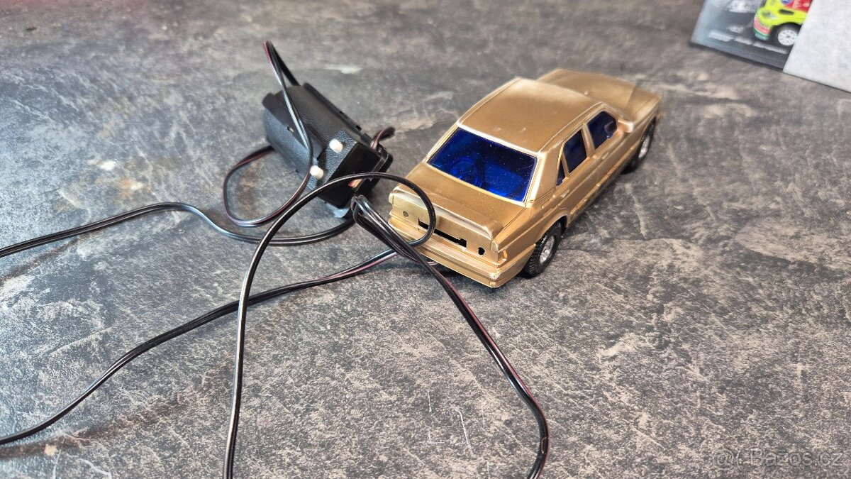 Retro staré autíčka cca 1:43 - 13
