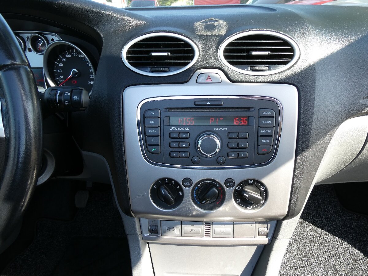 Ford Focus 1.6i 16V 74kW - 13