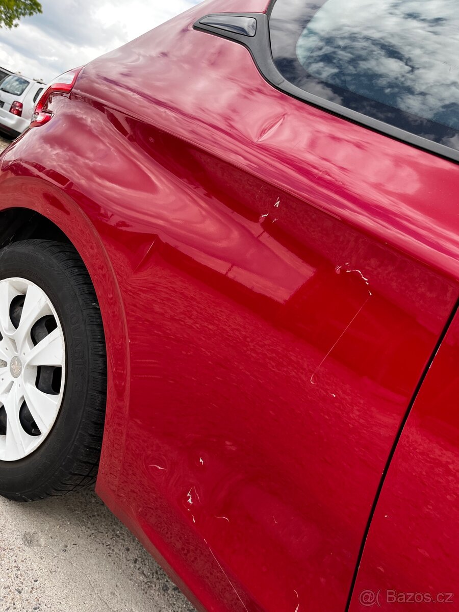 Peugeot 208 - 13