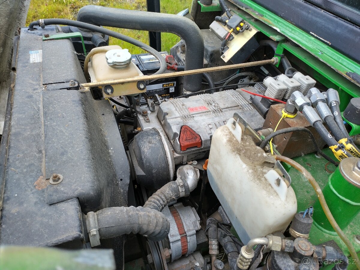 John Deere 1203 vřetenová sekačka - 13