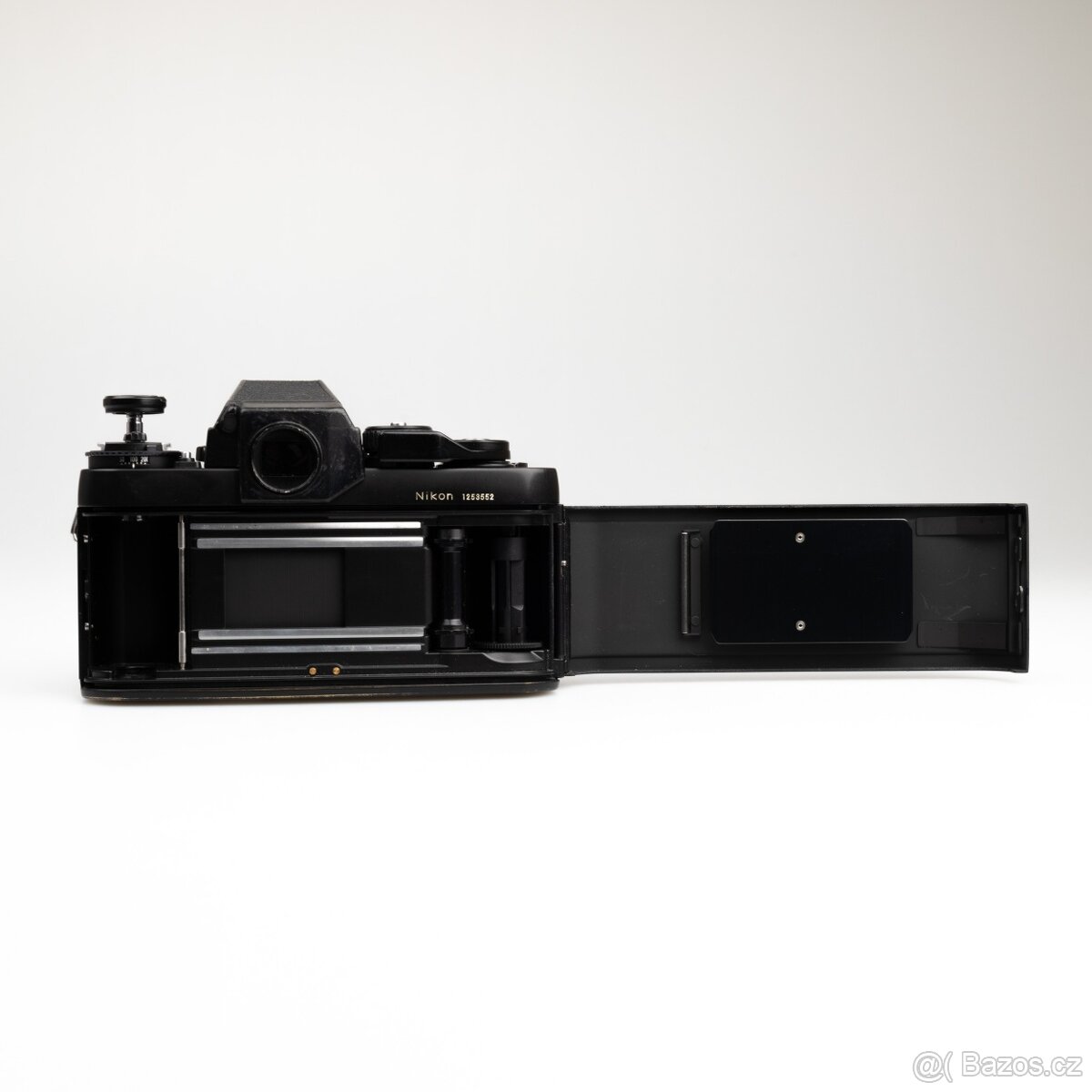 Nikon F3 + objektiv 28mm f/2.8 - 13