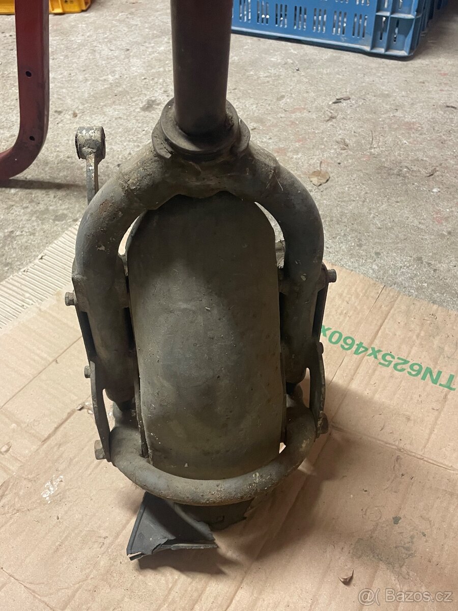 Díly na jawa panelka,skútr “prase” a péráka - 13