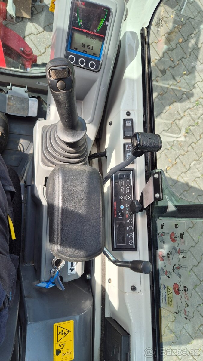 Bagr TAKEUCHI TB320 - 13