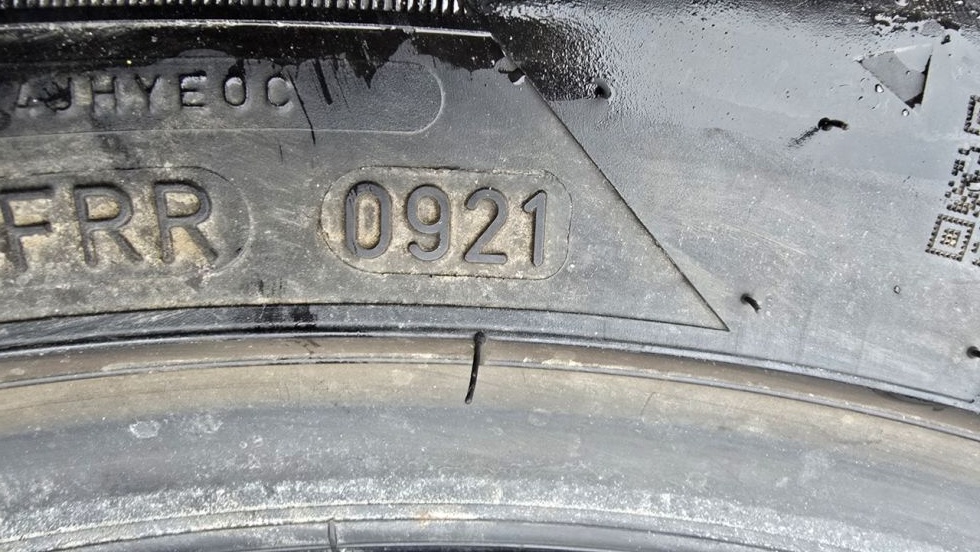 Letní pneu 225/45/17 Good Year - 13