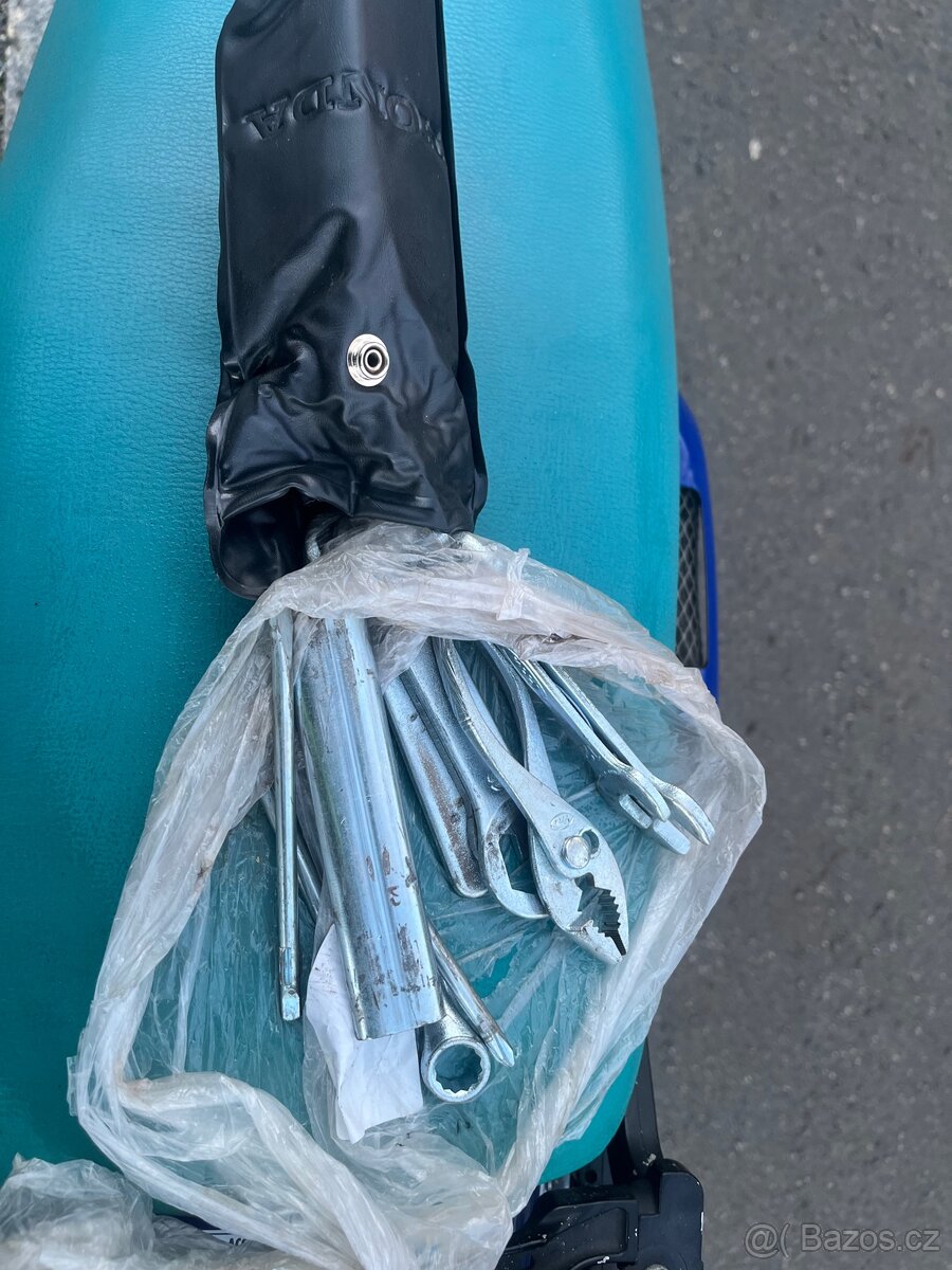 Honda NX 650 Dominator - 13