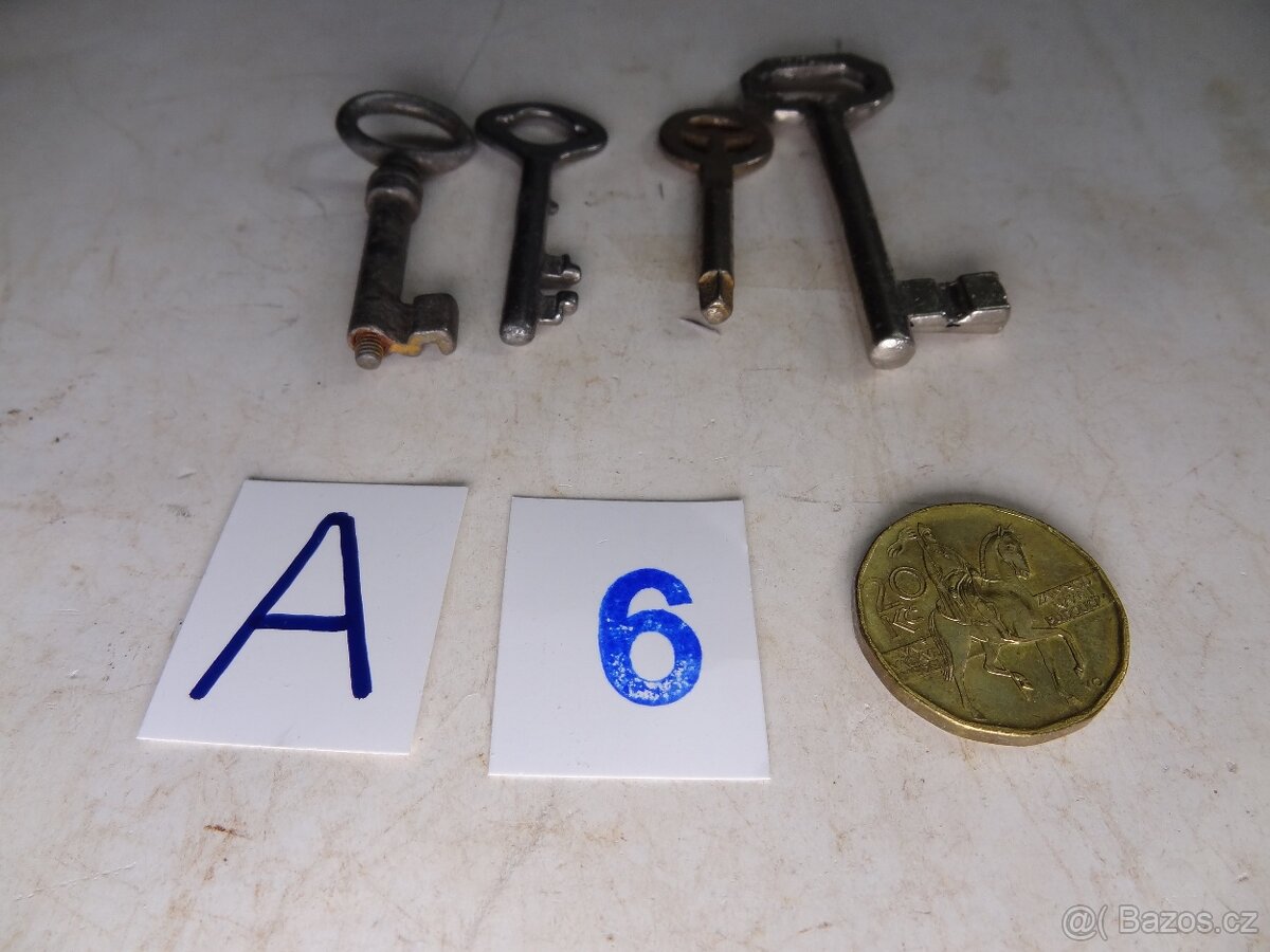 Staré klíče. Sbírka. Velké množství. - 13