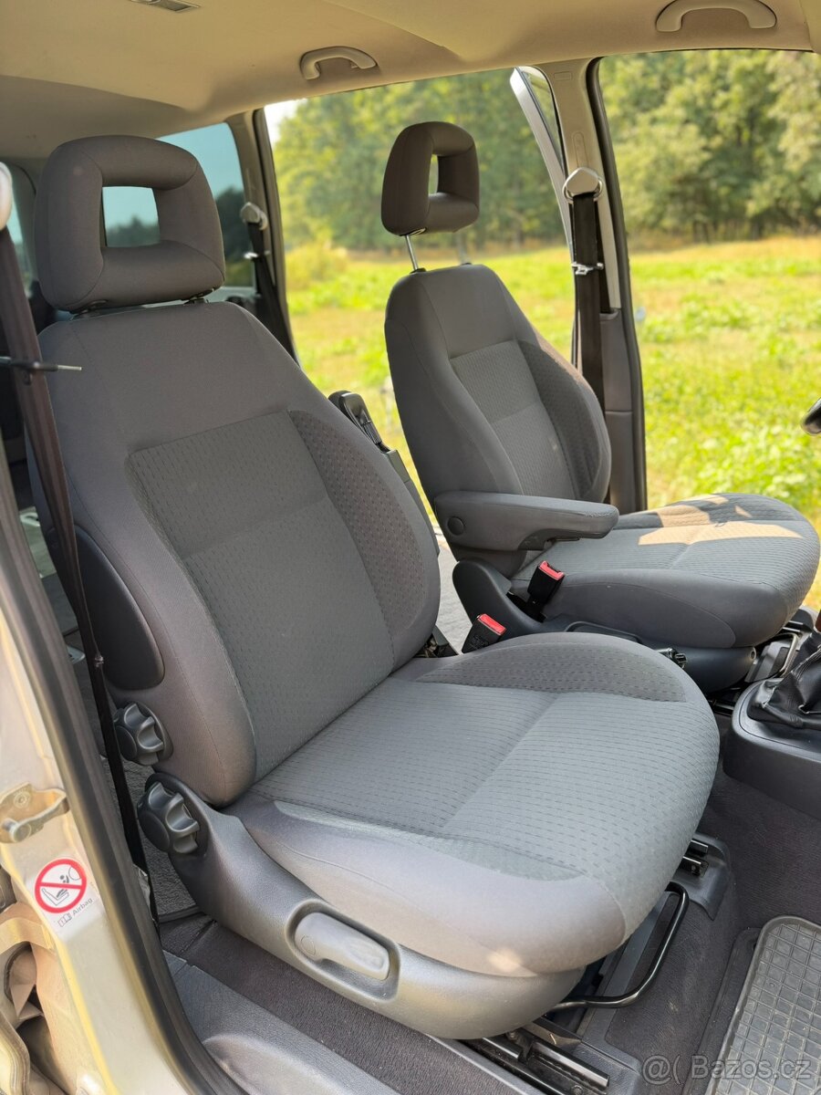 Volkswagen Sharan - 13
