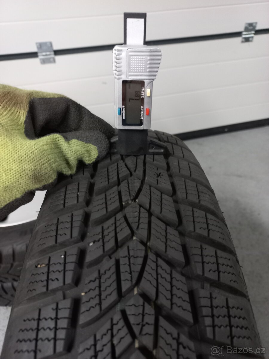 BMW i3 zimní sada Styling 427 pneu 155 70 19 DOT 2222 7,8mm - 13