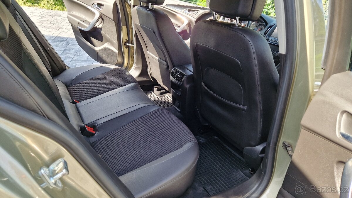 OPEL INSIGNIA COUNTRY TOURER 4x4 2.0 CDTI 120KW.ALU KOLA 18. - 13