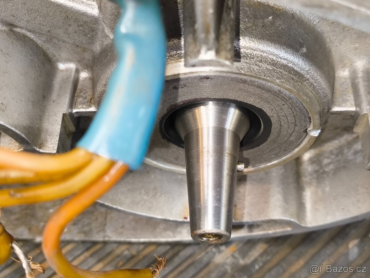 Motor Jawa 350 Pérák BEZ ČÍSLA kartery víko hlavy komunista - 13