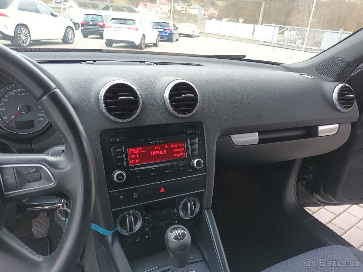 Audi A3 1,6 TDI,XENON,VÝHŘEV, Sportba - 13