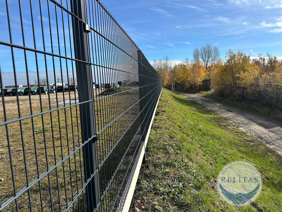 Prodej komerčního pozemku 10 735 m² - 13