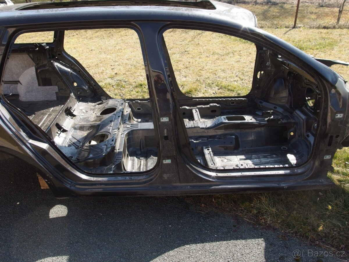 Skelet karoserie Škoda Superb II combi - 13