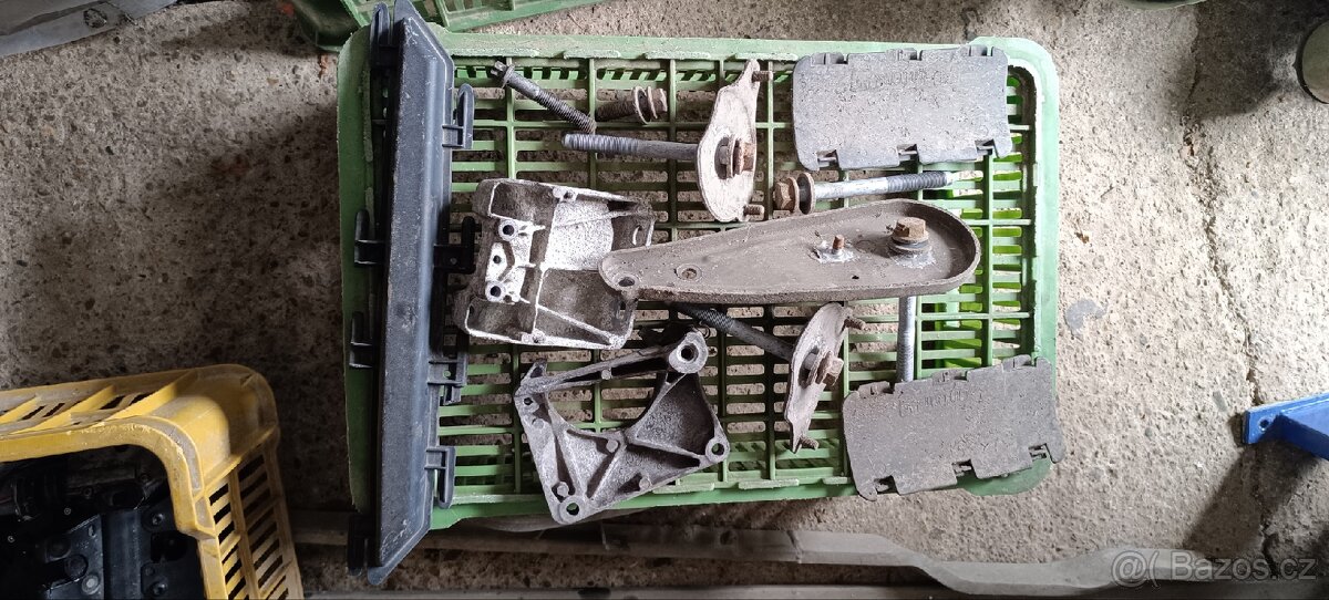 Nejrůznější drobné díly na BMW e60 e61 - 13