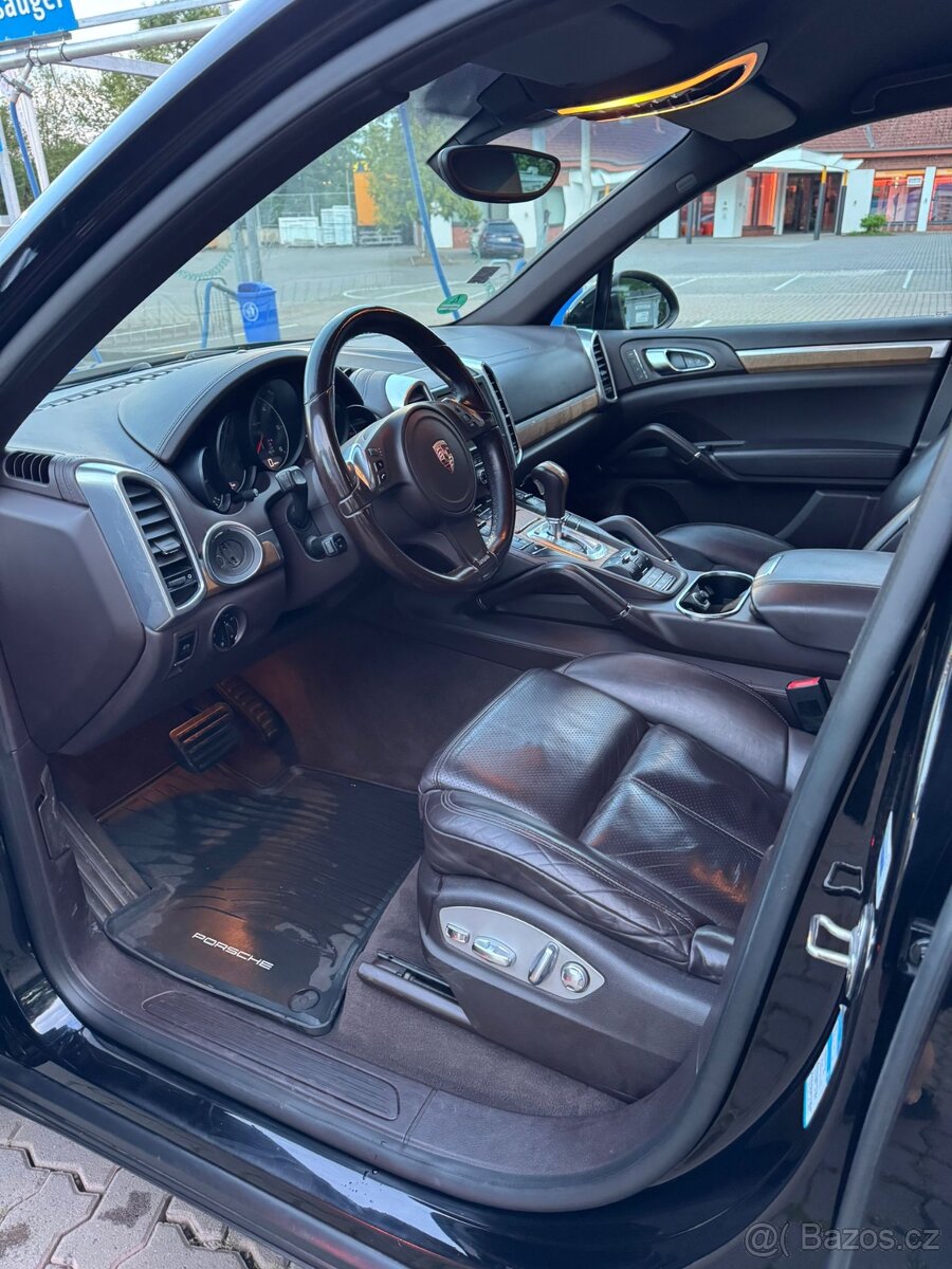 Porshe Cayenne - 13