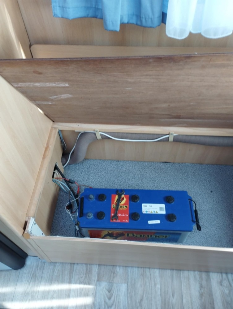 Obytný Karavan Dethleffs EL3, r.v. 1999, pěkný stav - 13