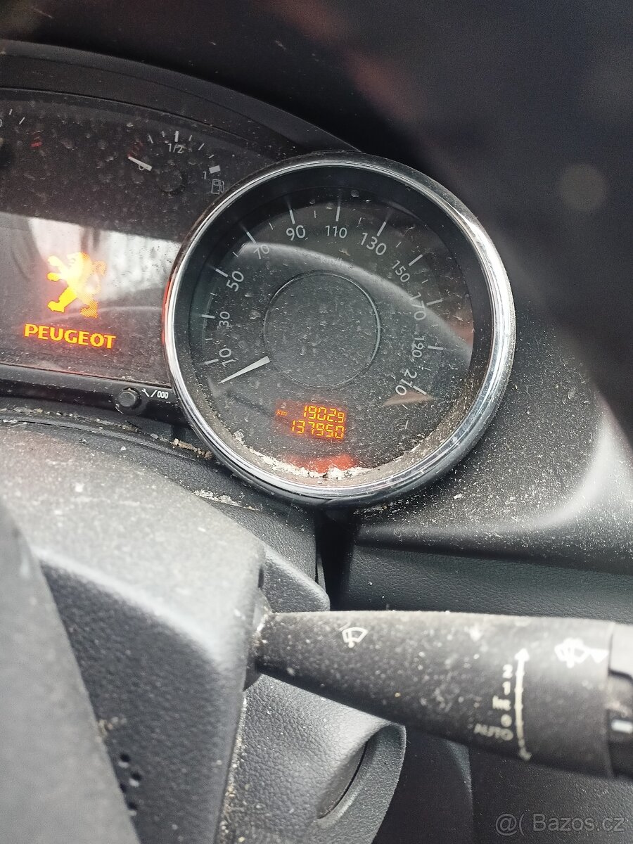 Peugeot 3008 1.6 HDI - 13