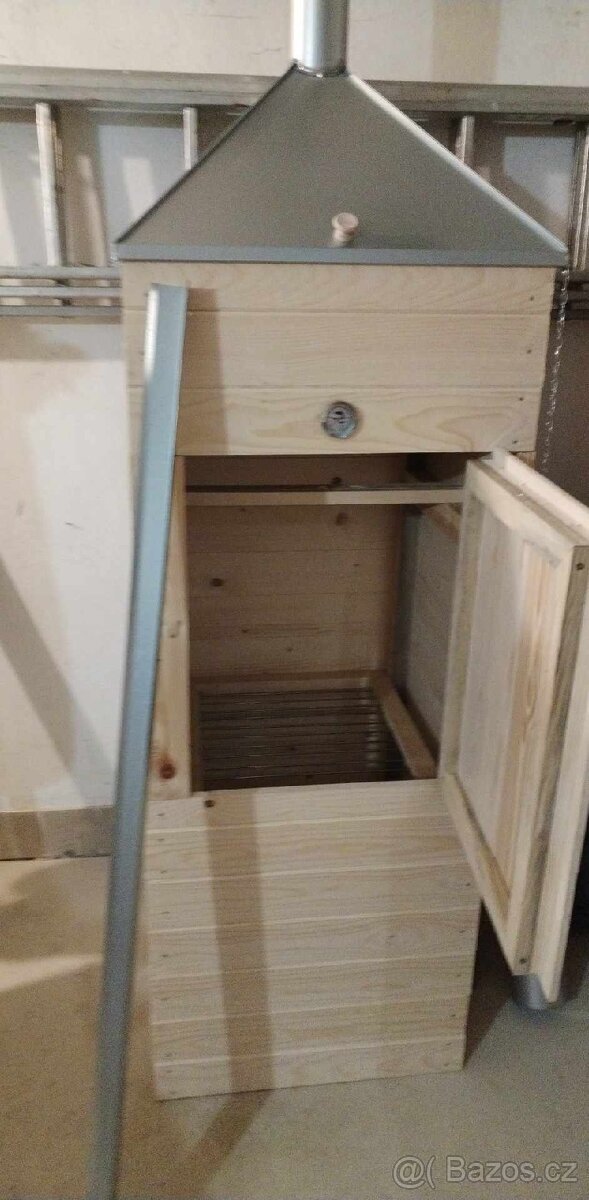 Dřevěná udírna,cena je konečná,doprava po celé ČR - 13