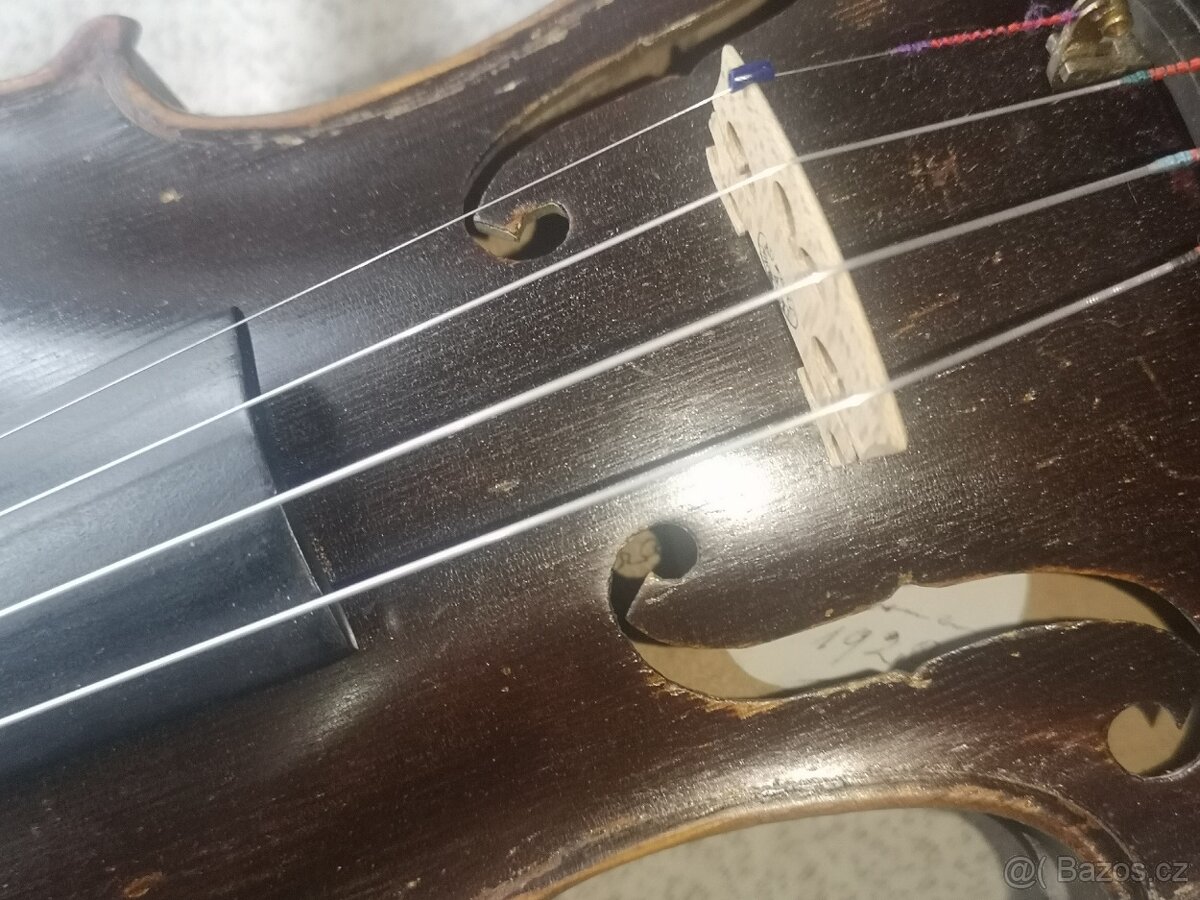 nabízím stoleté černé housle po renovaci - ČTĚTE - 13