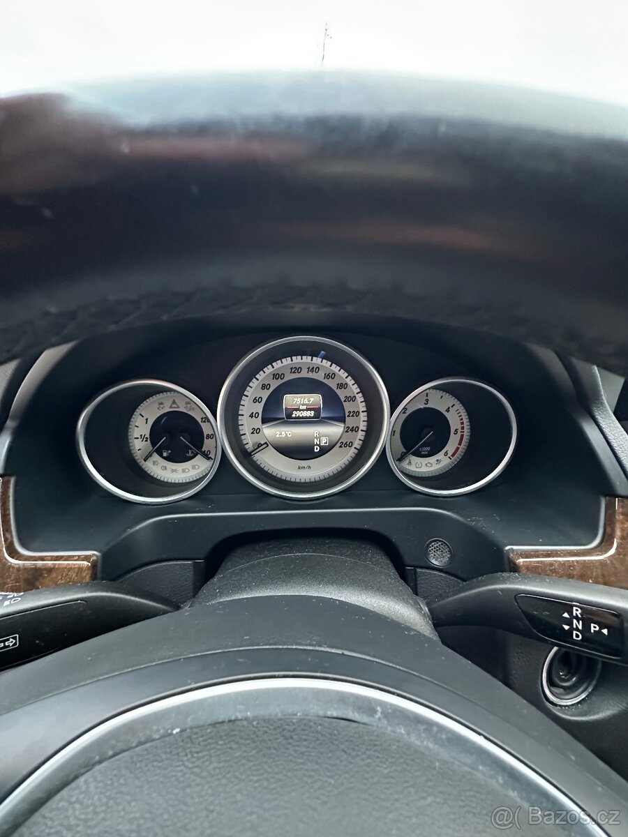 Mercedes-Benz E 350 BlueTEC Avantgarde, rok 2015 - 13