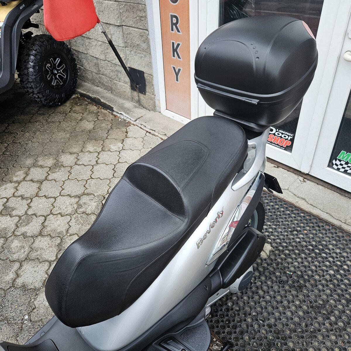 Piaggio Beverly 300, Topcase, 2x klíč - 13