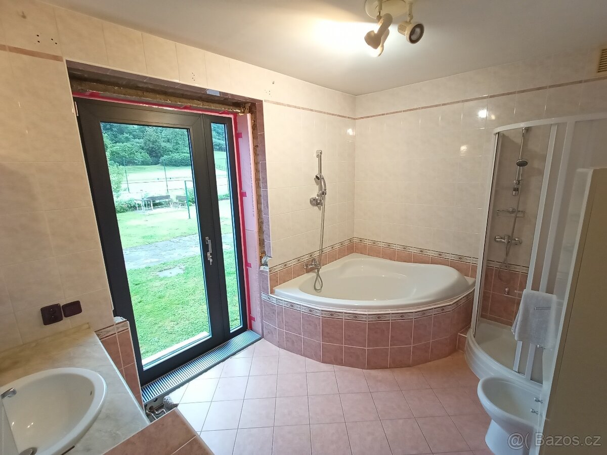 Prodej domu 222 m² s pozemkem 861 m², Lutonina u Vizovic - 13