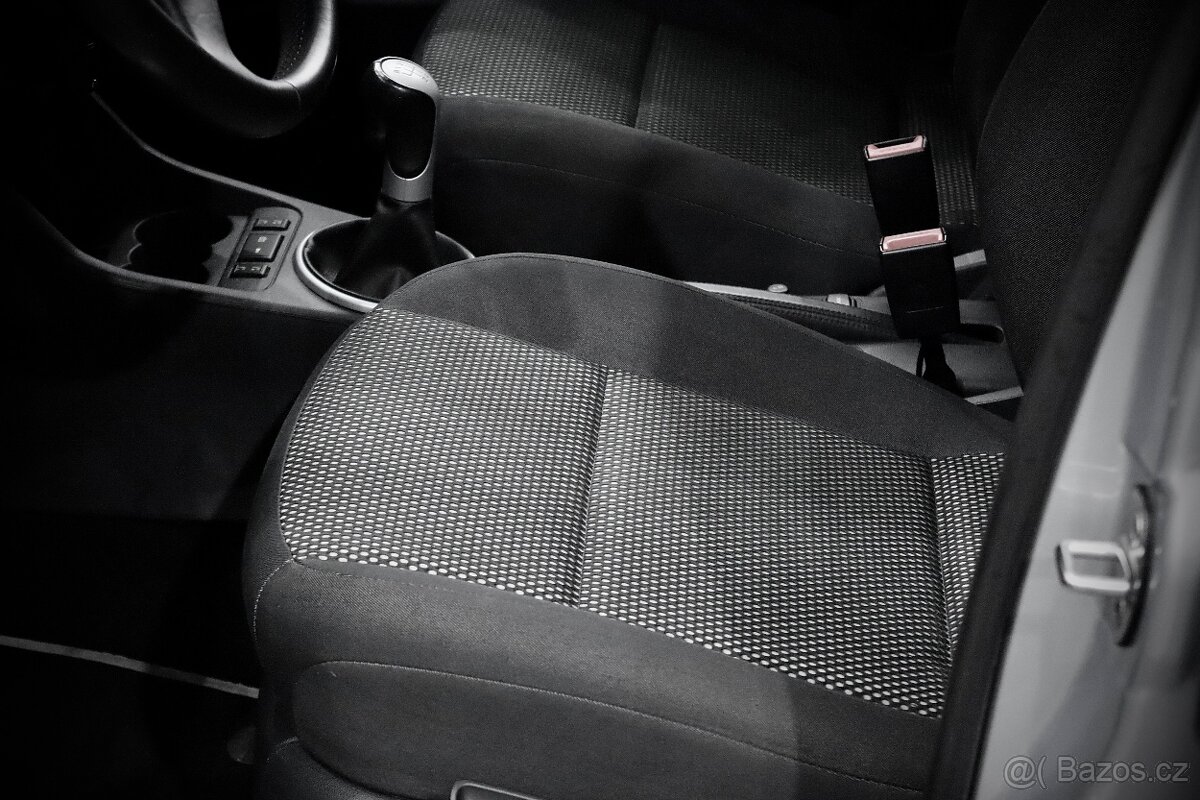 Škoda Roomster 1.4i 16V 63kW Scout 05/2010 103 000 km - 13