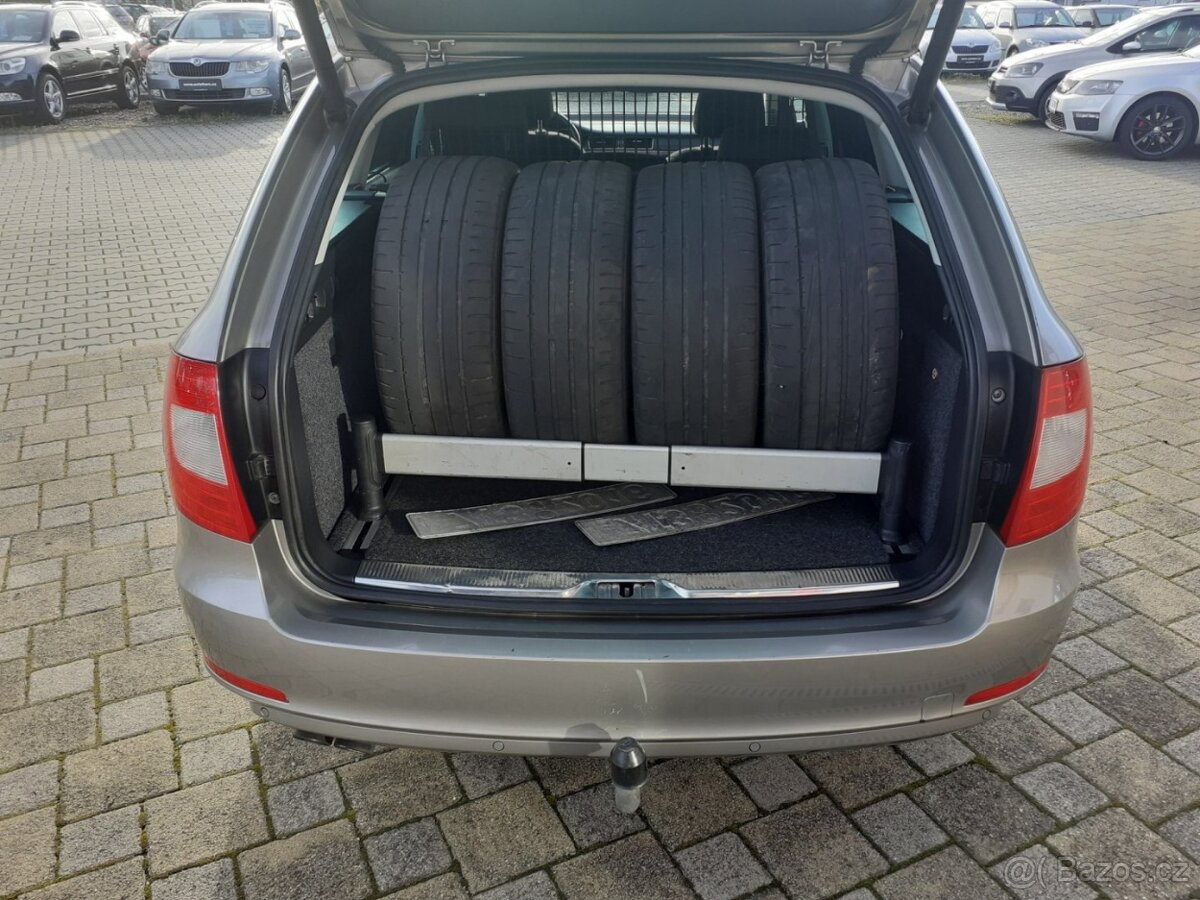 ŠKODA SUPERB II 2.0 TDi Elegance ODPOČET DPH - 13