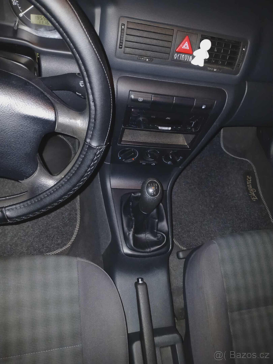 ŠKODA Octavia TOUR - 1.6 MPI 75kW - 13