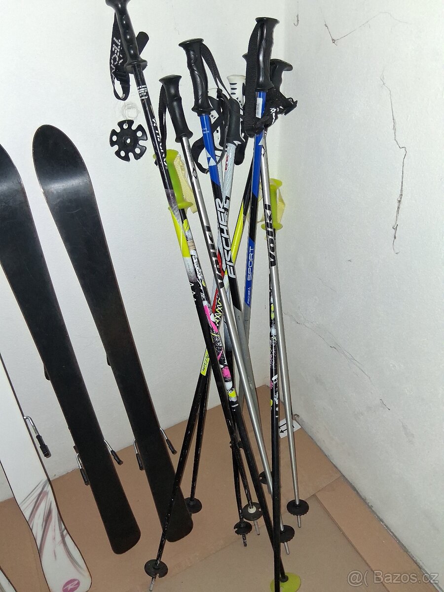 MEGA LYŽAŘSKÝ SET LYŽE HELMY BOTY - 13