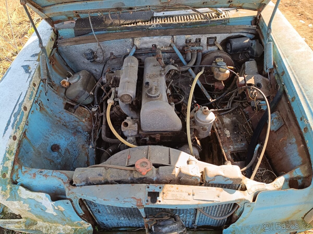 Mercedes-Benz 115 - 13