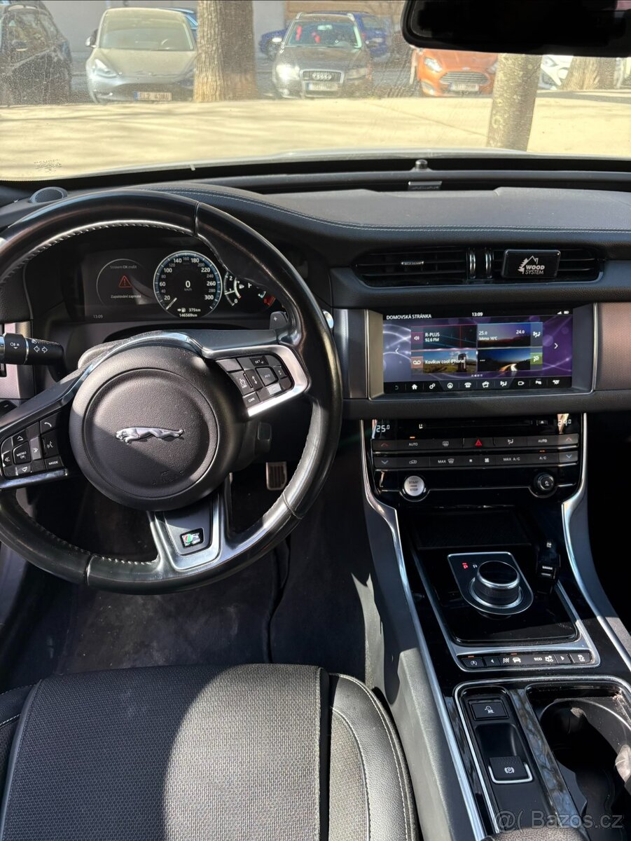 Jaguar XF 3.0 V6 - 13