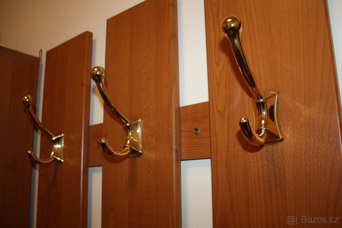 PC stolek + předsíňová stěna + botník + taburet jako nový - 13