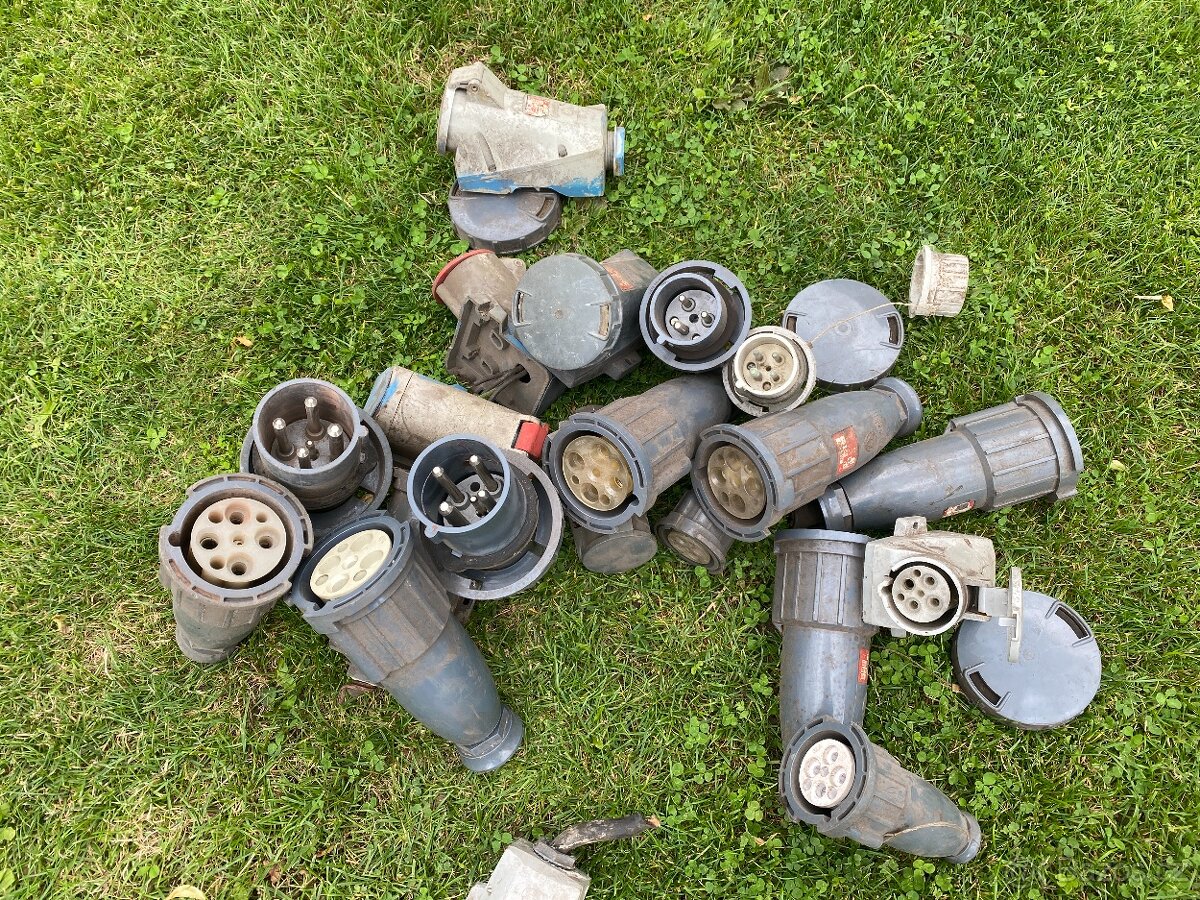 Zásuvka zástrčka 380V prodlužovací kabel 380V - 13