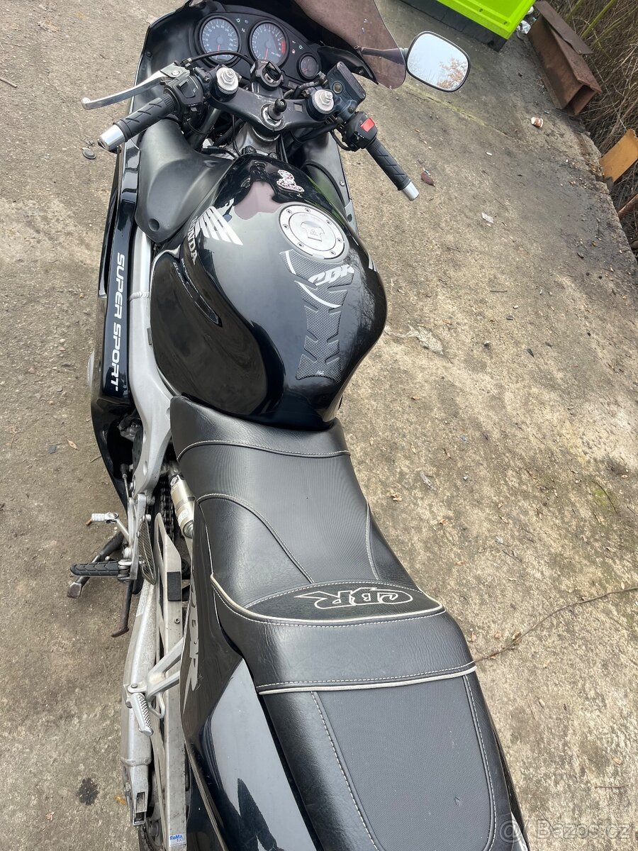 Honda CBR 600f4 - 13