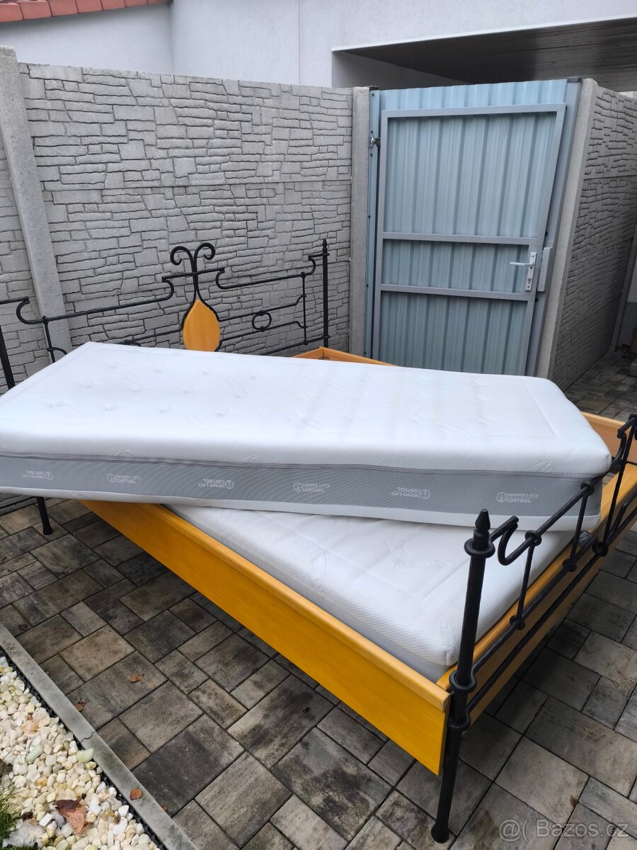 Prodám kovanou postel + Matrace Tencel 180cm x 200cm - 13