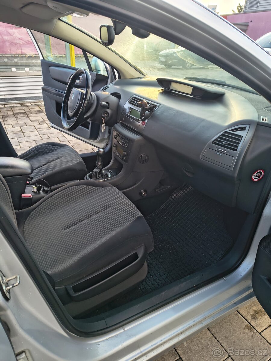 Citroën C4 1.4i 16V (65 kW), ČR, druhý majitel - 13
