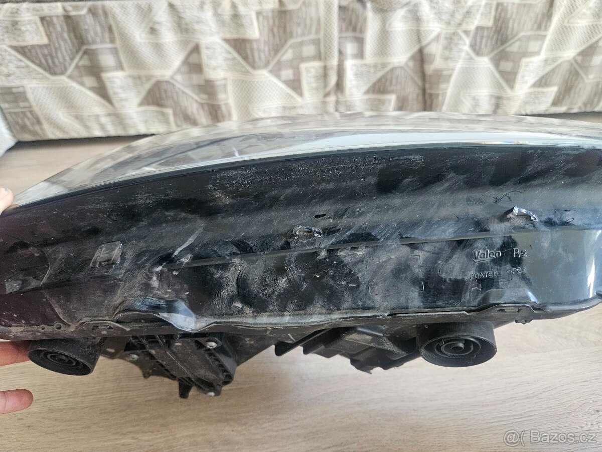 Světlomet přední pravý LED ŠKODA Scala - 13