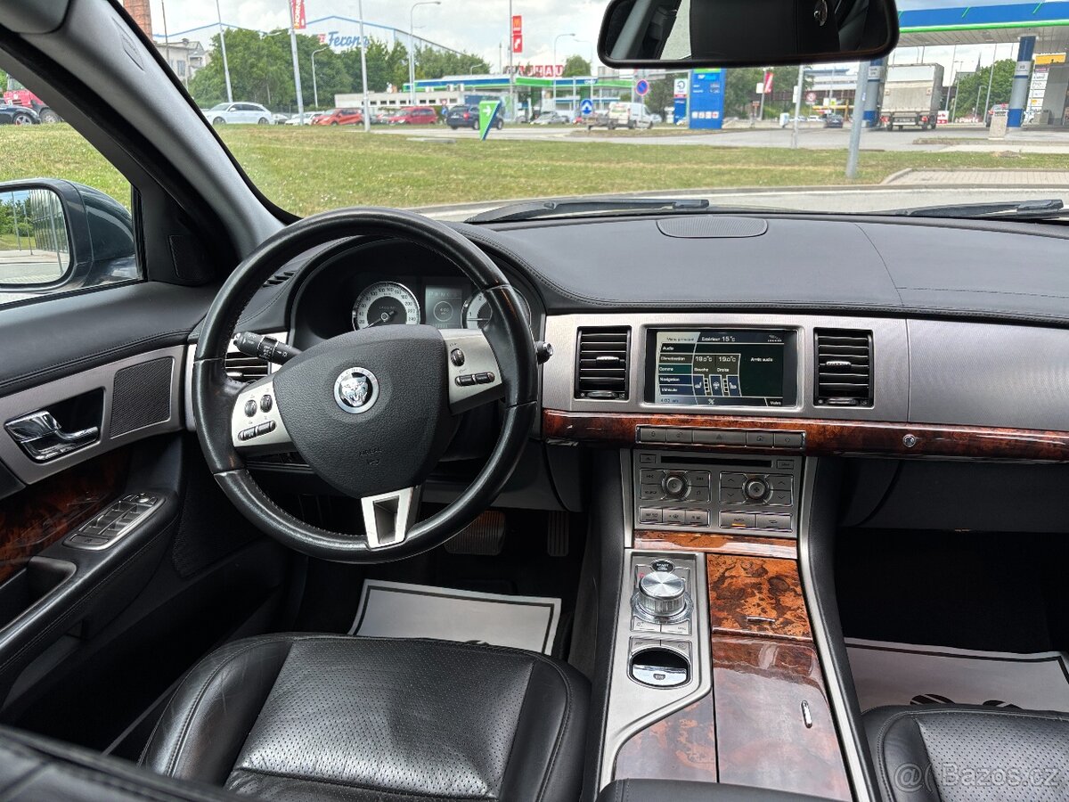 Jaguar XF 3.0D 177kW Automat - 13