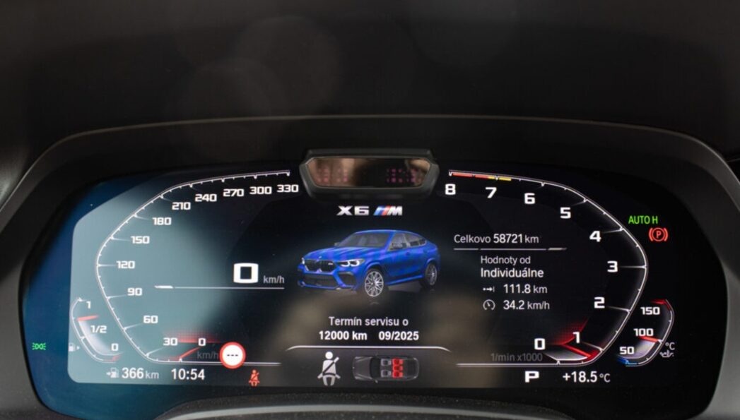 BMW X6 M Competition z roku 2021 - 13