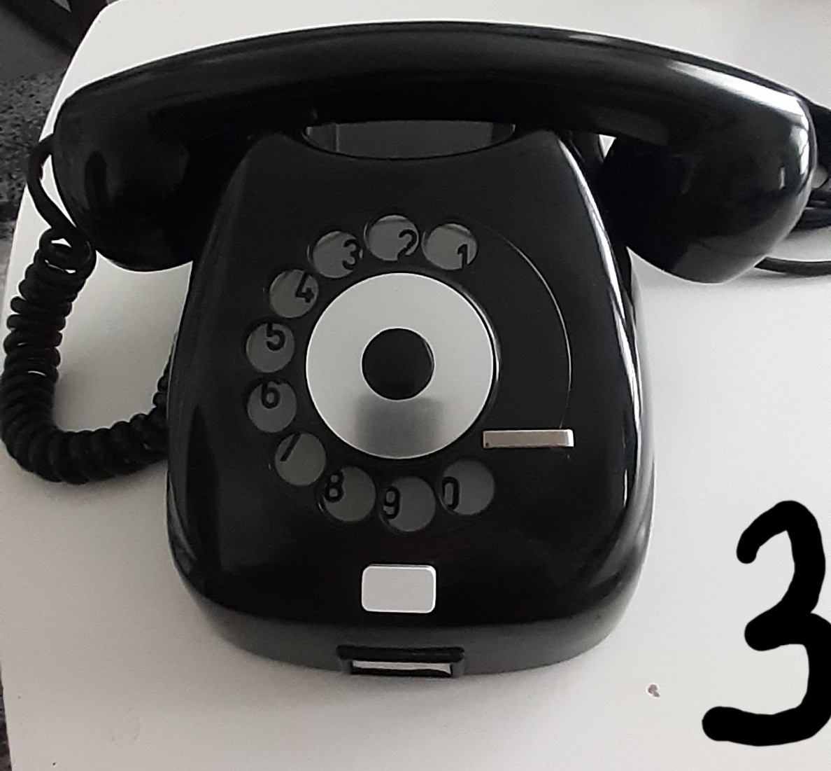 Starý telefon Tesla T65S - 13