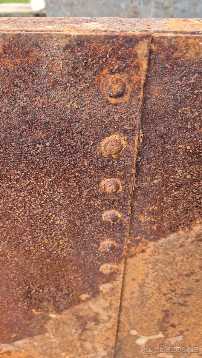 Železné nýtované plechy - 13