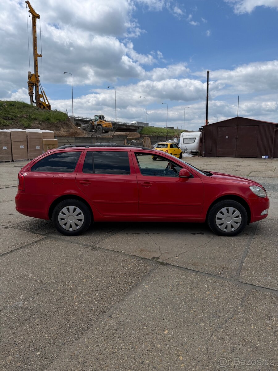 Škoda Octavia II Combi 1.6 TDI 77 kW - 13